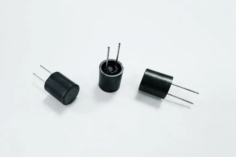 Универсальная техническая служба Gujing Electronics успешно решила проблемы безопасности энергетических решений клиентов.